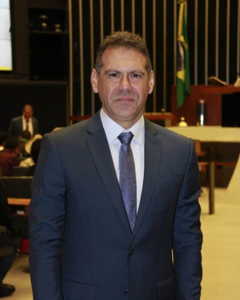 Henrique Valois - advogado (imagem 1080 x 1350 px)